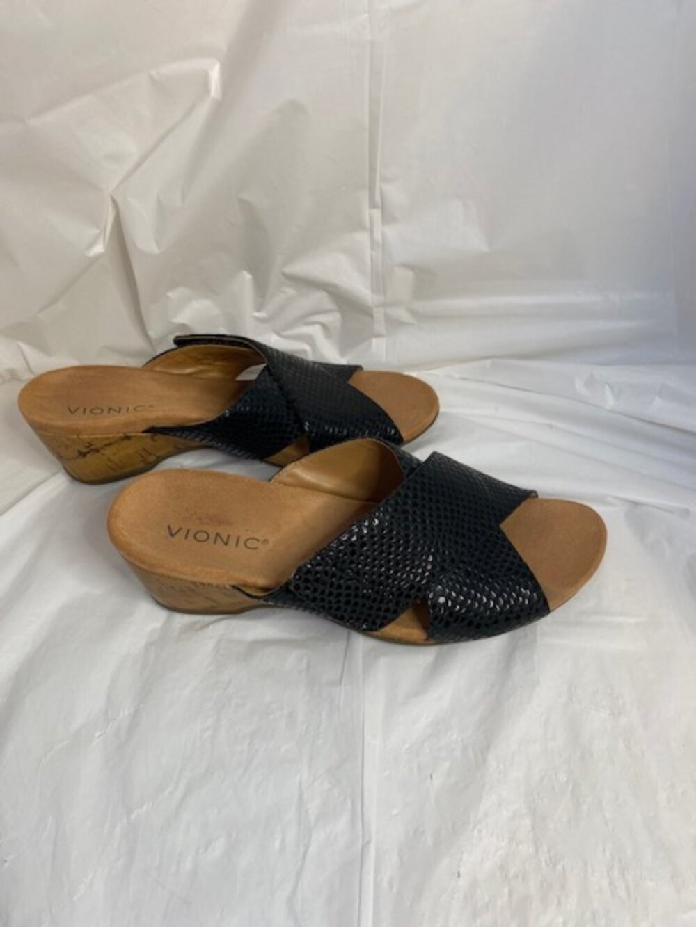 VIONIC Leticia Wedge lizard-embossed Leather Sandals in Black, Women's size 8 - Picture 3 of 6